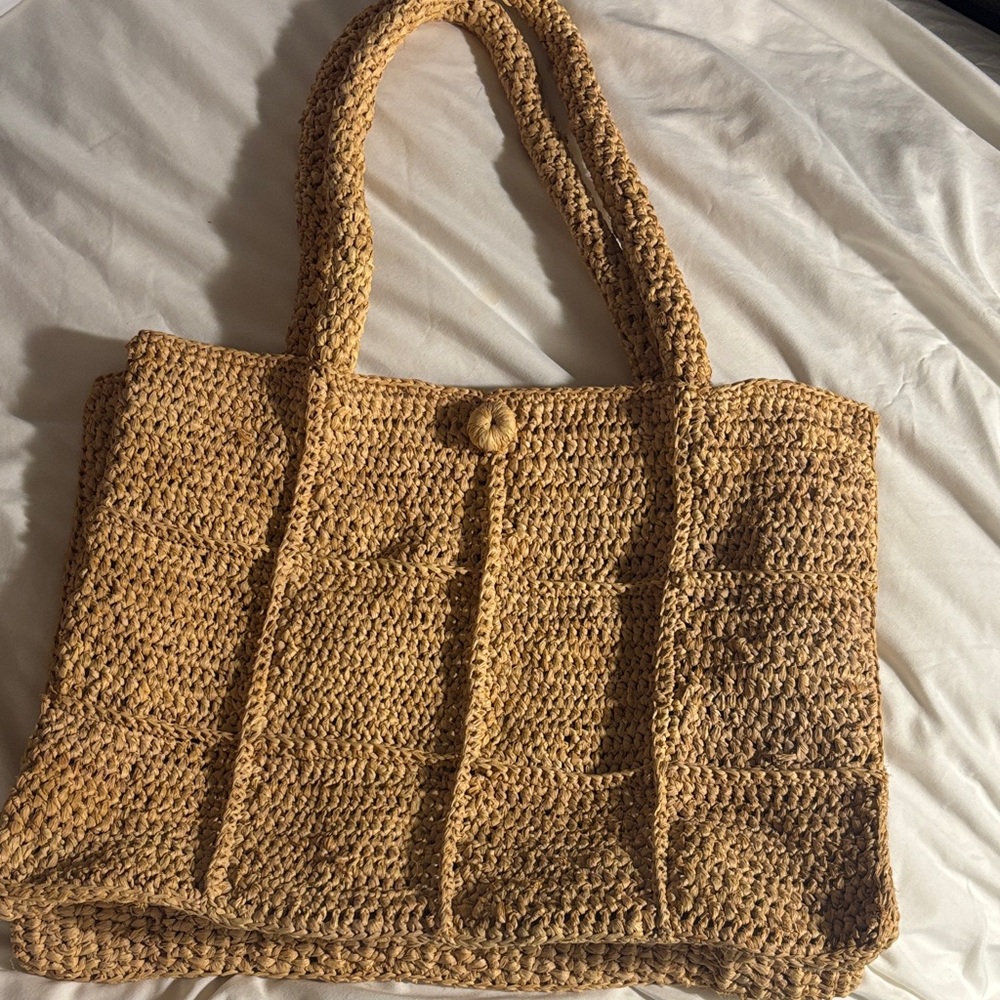 Chic Woven Tote Bag in Tan
